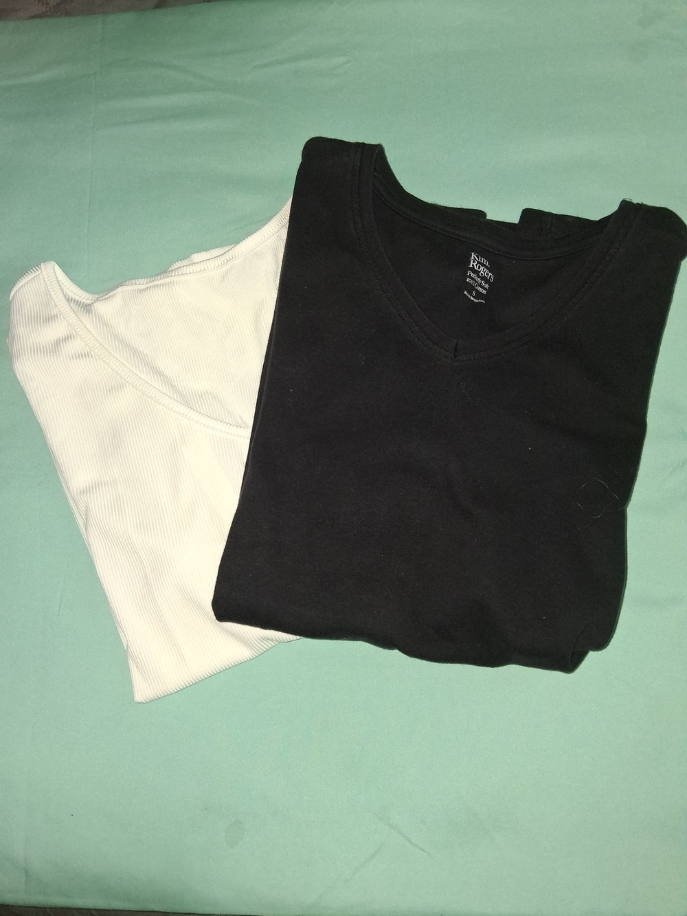 🤍🖤 NWOT 2 Set White Black Small Tops Tees Duo Kim Rogers AliExpress Basic